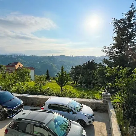 Heaven Next Luxury 公寓